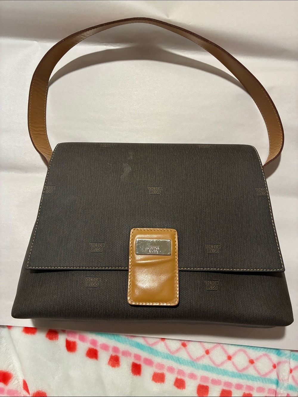Vintage Victor Hugo Classic Two-Tone Shoulder Bag in Dark Brown and Tan